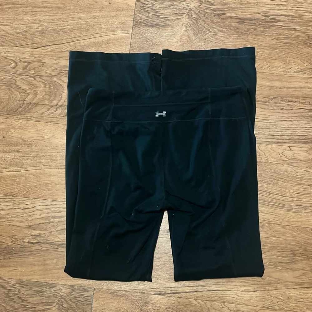 Under Armour bootcut flare yoga pants/leggings!